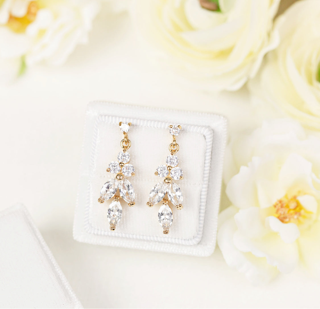 Load image into Gallery viewer, bridesmaid-earrings
