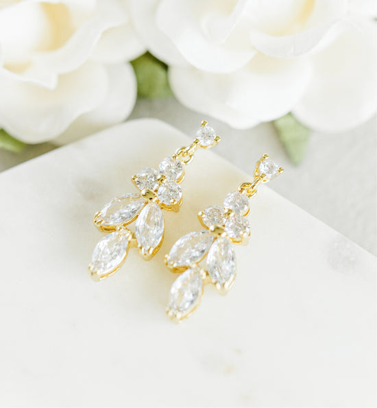 Load image into Gallery viewer, gold bridesmaid earrings
