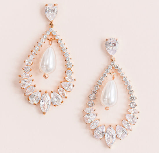Load image into Gallery viewer, rose gold pearl bridal earrings
