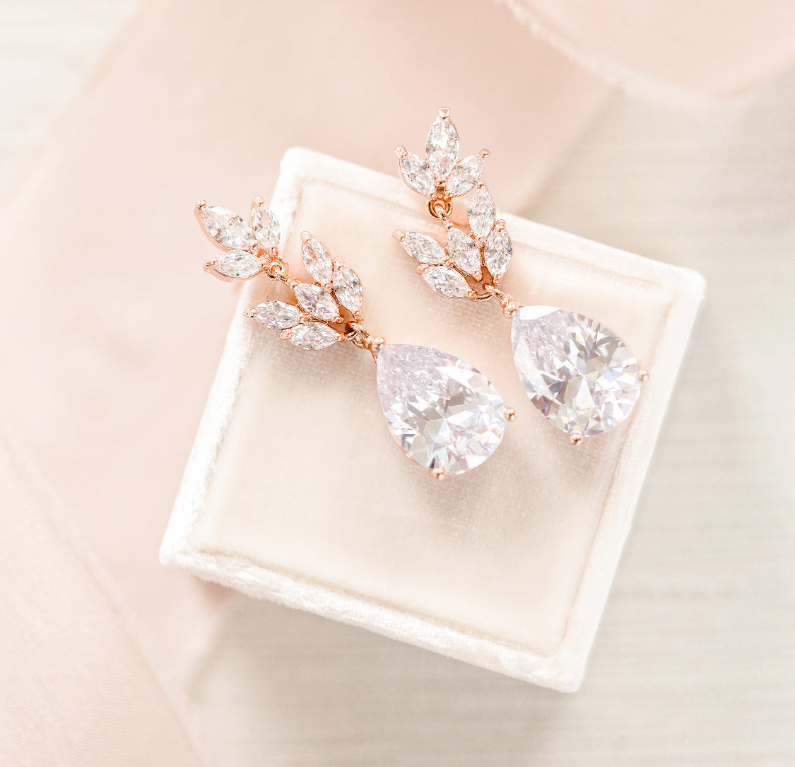 Load image into Gallery viewer, Sophia Bridesmaid Jewelry Set
