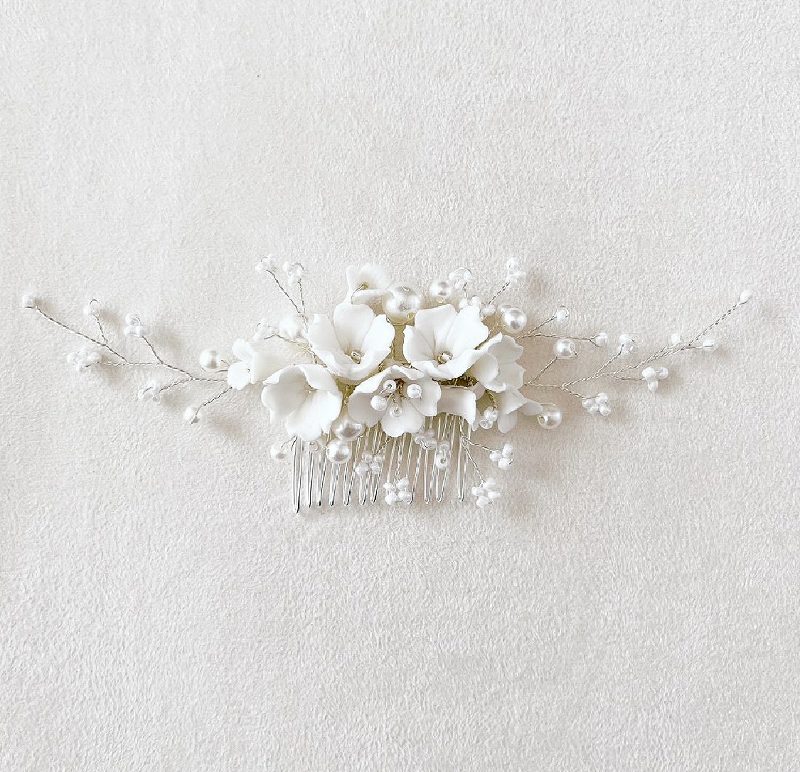 Load image into Gallery viewer, bridal pearl hair comb
