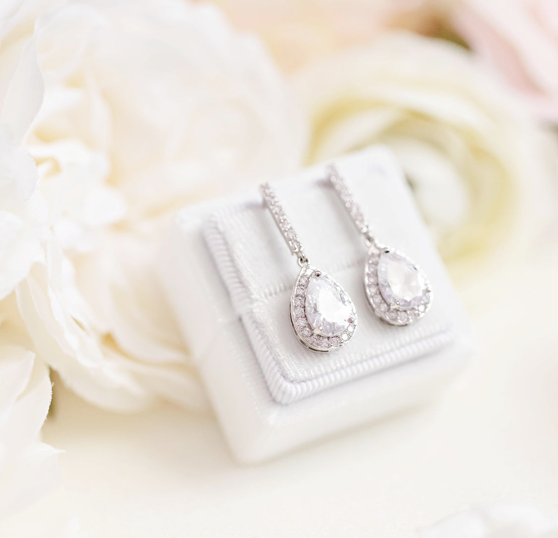 teardrop-bridal-earrings