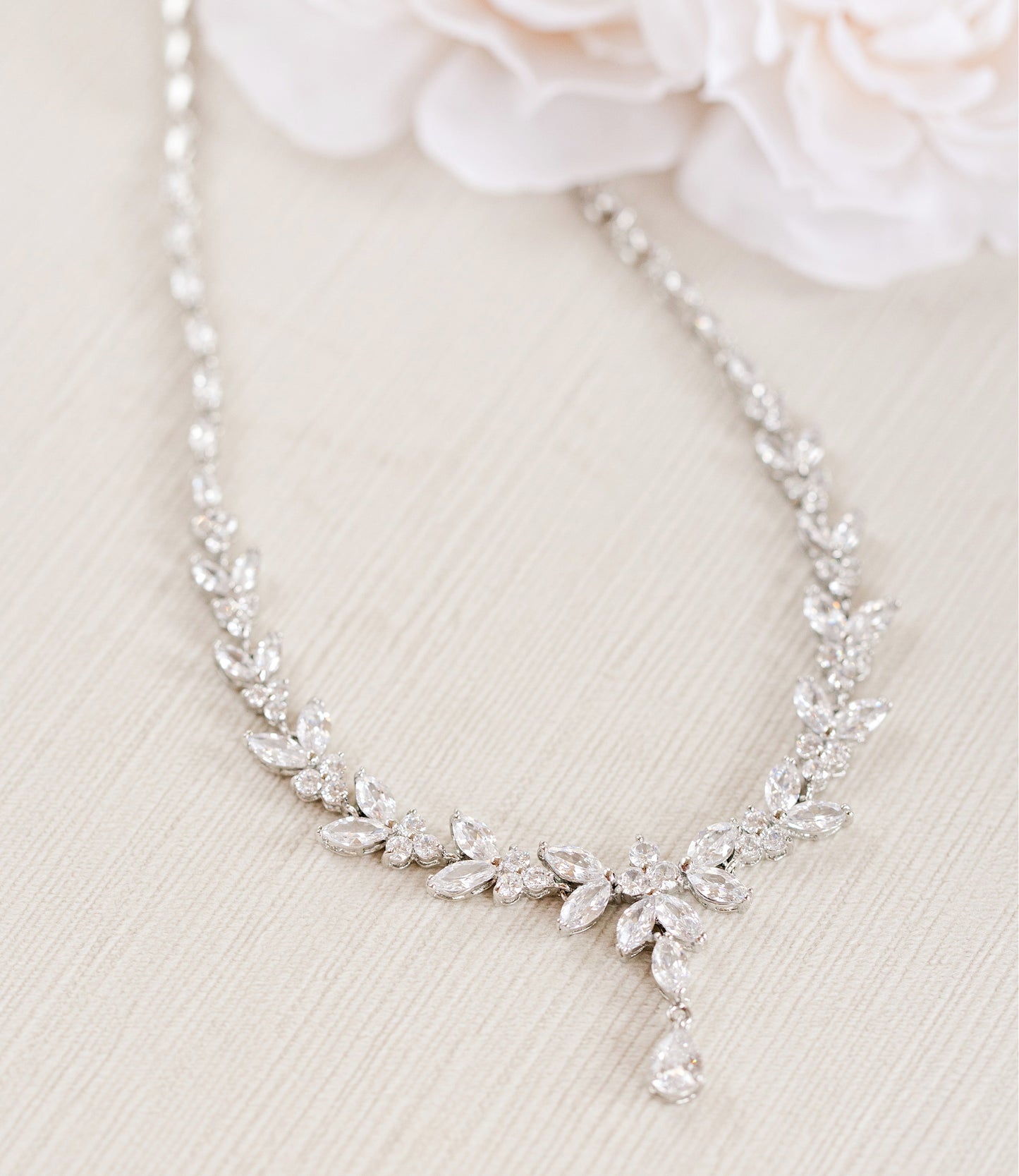 silver-wedding-necklace
